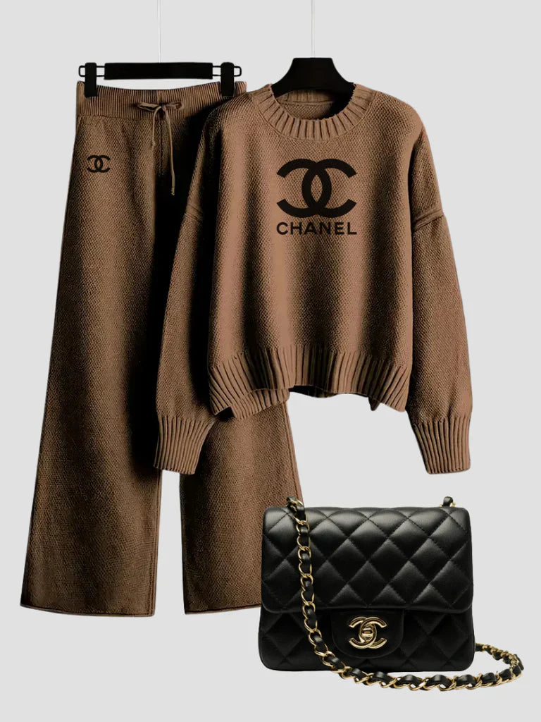 Luxe Crest Knit Set & Quilted Chain Bag